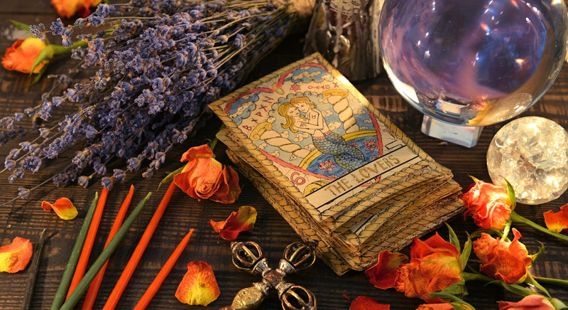 Difference Between Tarot and Oracle Decks - East Meets West USA