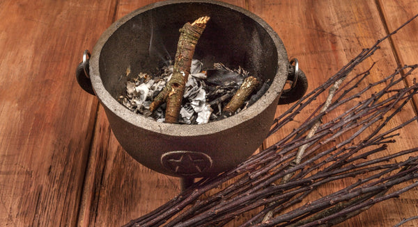 What Are Cauldrons and How to Use Them? - East Meets West USA