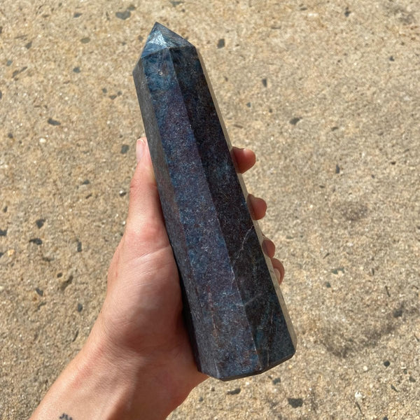 Kyanite Crystal Point for Releasing Emotional Blockages - East Meets West USA